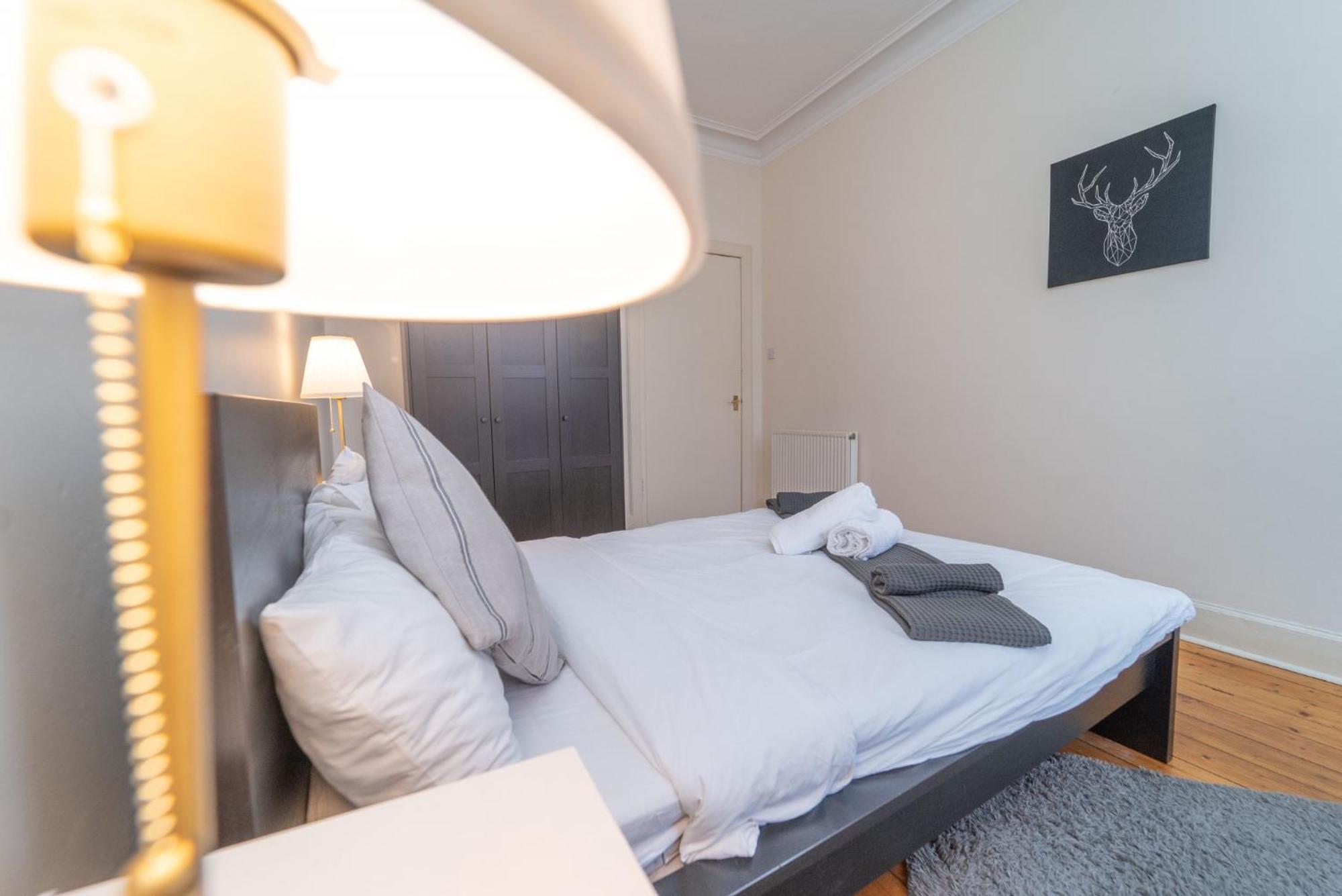 Large City Corner Apartment 에든버러 외부 사진